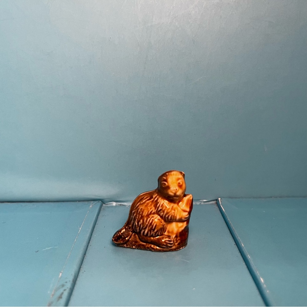 Wade Whimsies - Red Rose Tea - Beaver